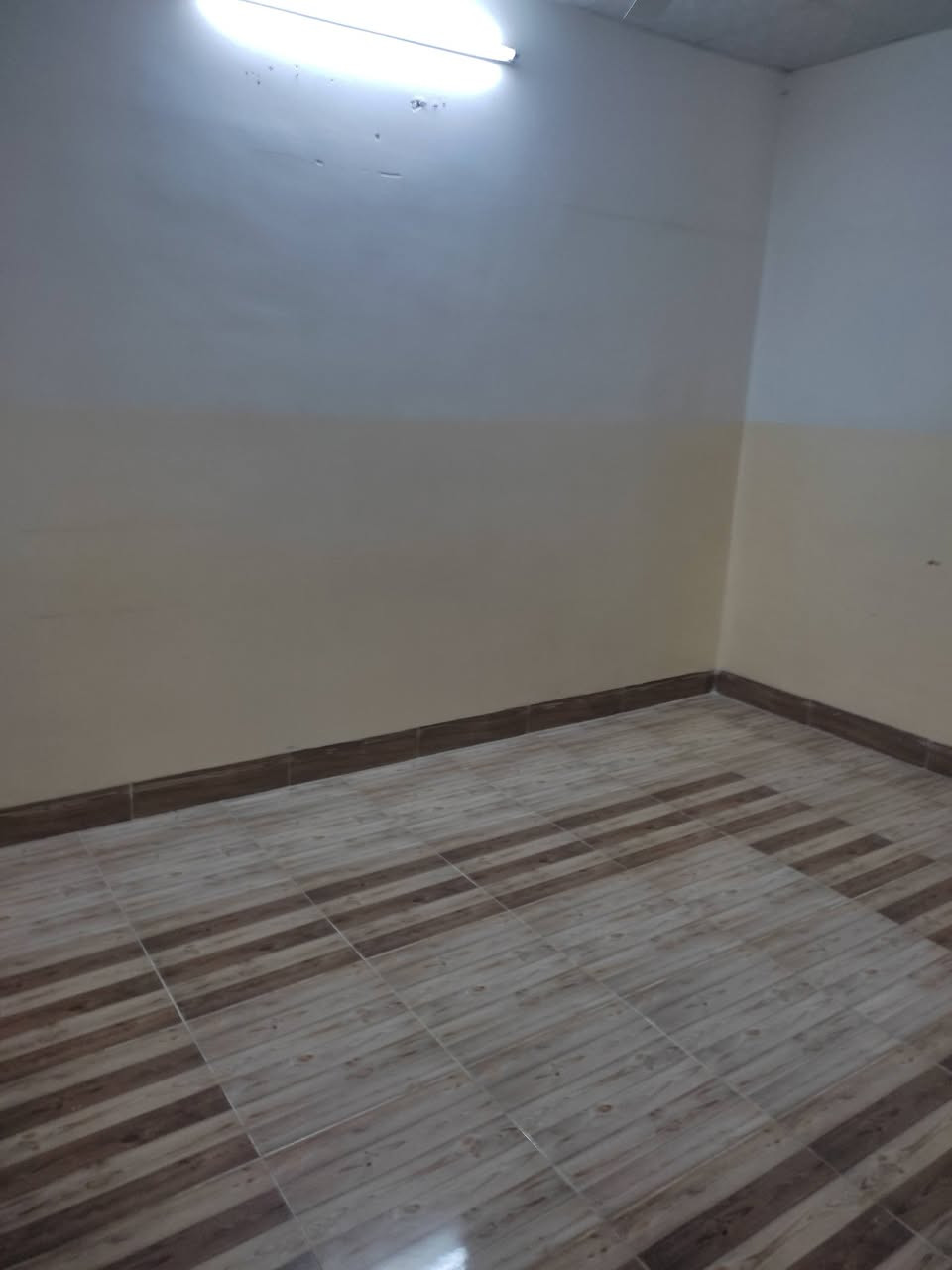 بيت للبيع ١٠٠ طابو سعر ١٥ مليون مديون مصرف عقاري ١٠٠ مليون يعني ١١٥ مليون تدفع ١٥ مليون سبقه ١٠٠ مليون تدفع اقصاد شهري ٤٣٨ الف تدفع اقصاد شهري بيت جديد شبه صفر مع كونتر طابو يحول بسمك *********** كورك *********** عنوان شورجه
