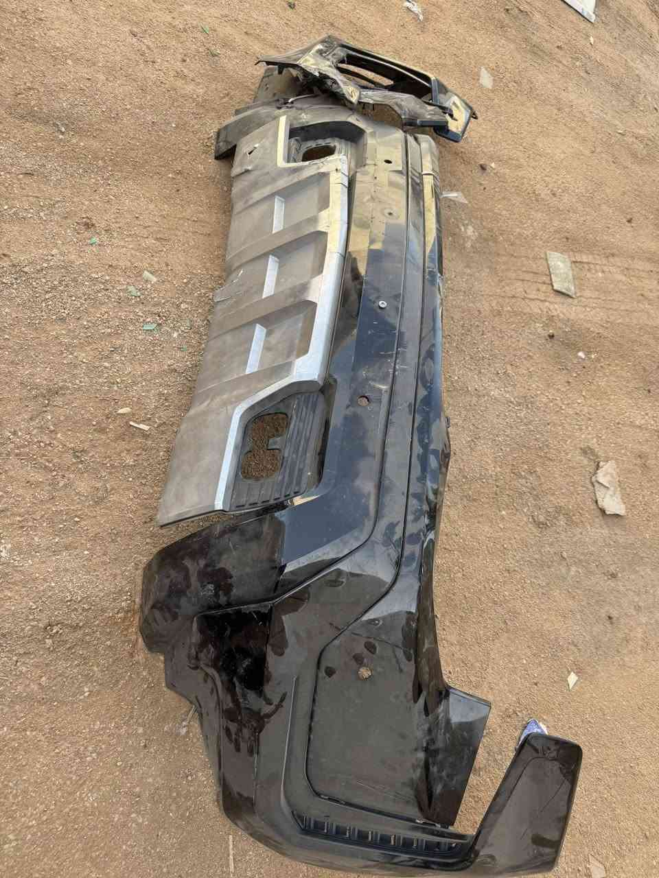 غراض تاهو سوبربان موديل 24للبيع مع 3تايرات بلاديات جدد ***********
