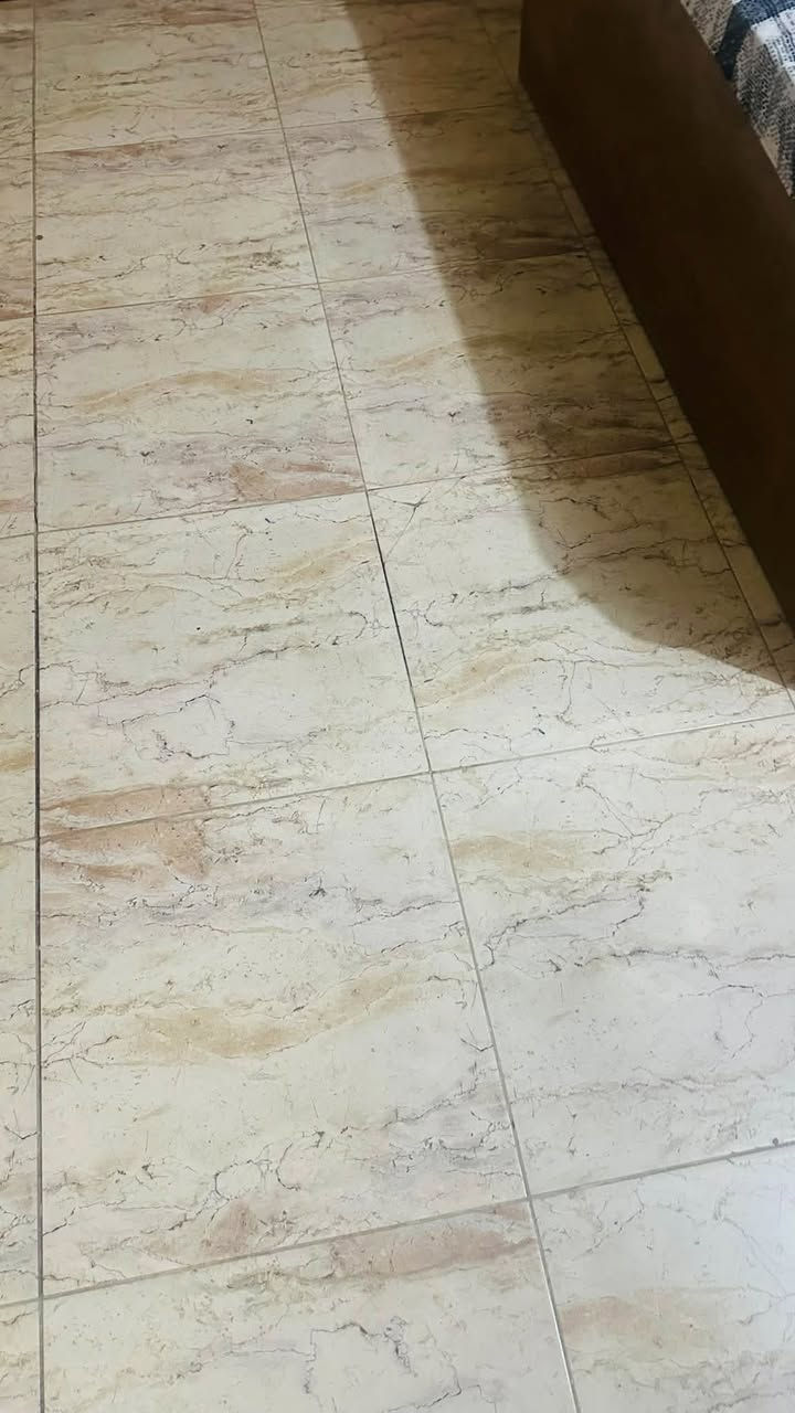 الـسلام عليكم…
بيع بيت مستعجل لغرض عمليه  عنوانه  حله / سنجار - عنانه يبعد عن شارع كربلاء دقيقتين  على شارع مباشره موقعه جداً ممتاز ونظيف سعره ٦٠ وبي مجال للشراي 

 شراي فقط يتصل 

***********

محتويات البيت 

حديقه خارجيه ،كراج ،صحيات خارجيه مع محلقاتها 

طابقين 

طابق الاول غرفتين نوم ، مطبخ حار وبارد ، صاله ، هول ، حمام داخلي 

طابق الثاني غرفتين نوم 

بيتونه سطح كامل مكمل 

مطبك بيت ومسقف 

زراعي 

مساحته ١٦٠
