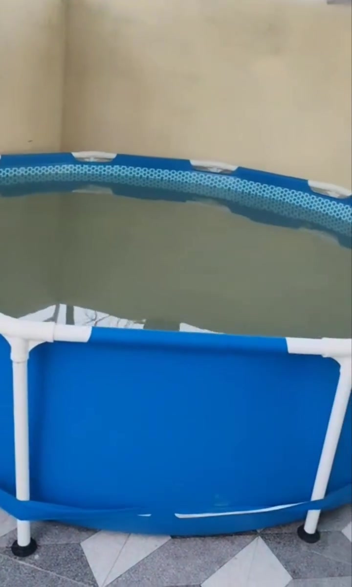 السلام عليكم مسبح للبيع جديد مستخدم فقط شهر سعره ١٢٥ وبي مجال بسيط
الارتفاع 70cm والعرض 3m تجي وشوفه بعينك كامل هوا والغراض والكرتونا مكاني تقاطع القدس دور الزراعه اتصل عل الرقم او اتراسلني واتساب ***********

