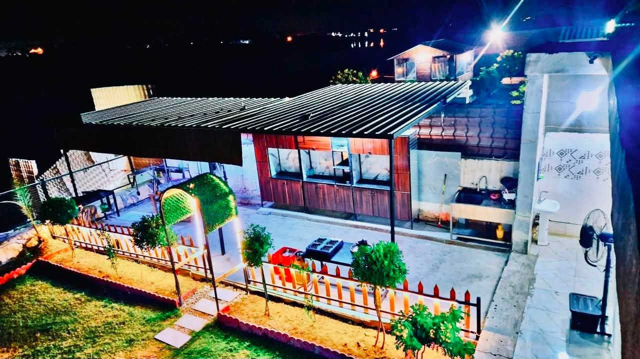 🌿 مزرعة البنفسج – المدائن
📍 3 دقائق عن فلكة سلمان باك
🌊 إطلالة مباشرة على النهر
✅ موثقة بتطبيق إجرلي
🗓️ الحجز متاح طوال الأسبوع
📞 واتساب فقط: ***********
