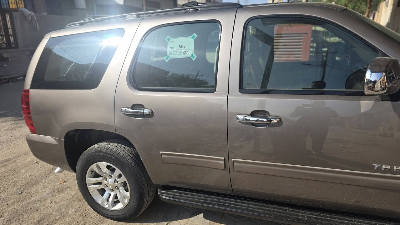 سلام عليكم اخوان تاهو للبيع موديل 2012 رقم سليمانيه ماشيه 177كفاله ما عدا ربع الصندوق الخلفي بارد LT انتهاء السنويه 2029 رقم الهاتف *********** السعر 265$
