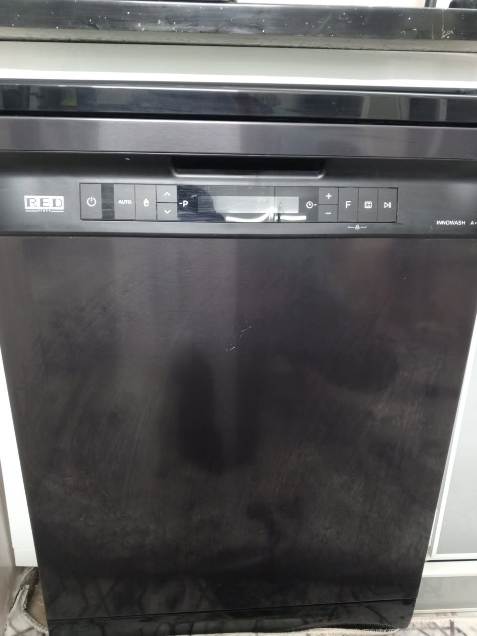 سلام عليكم رمضان كريم علينا وعليكم
غساله صحون من شركة RED ايطالي اصل نظافه 100% استخدام مره واحده فقط تجي اتشوف بعينك السعر 600 وبيها مجال اتصال ***********
