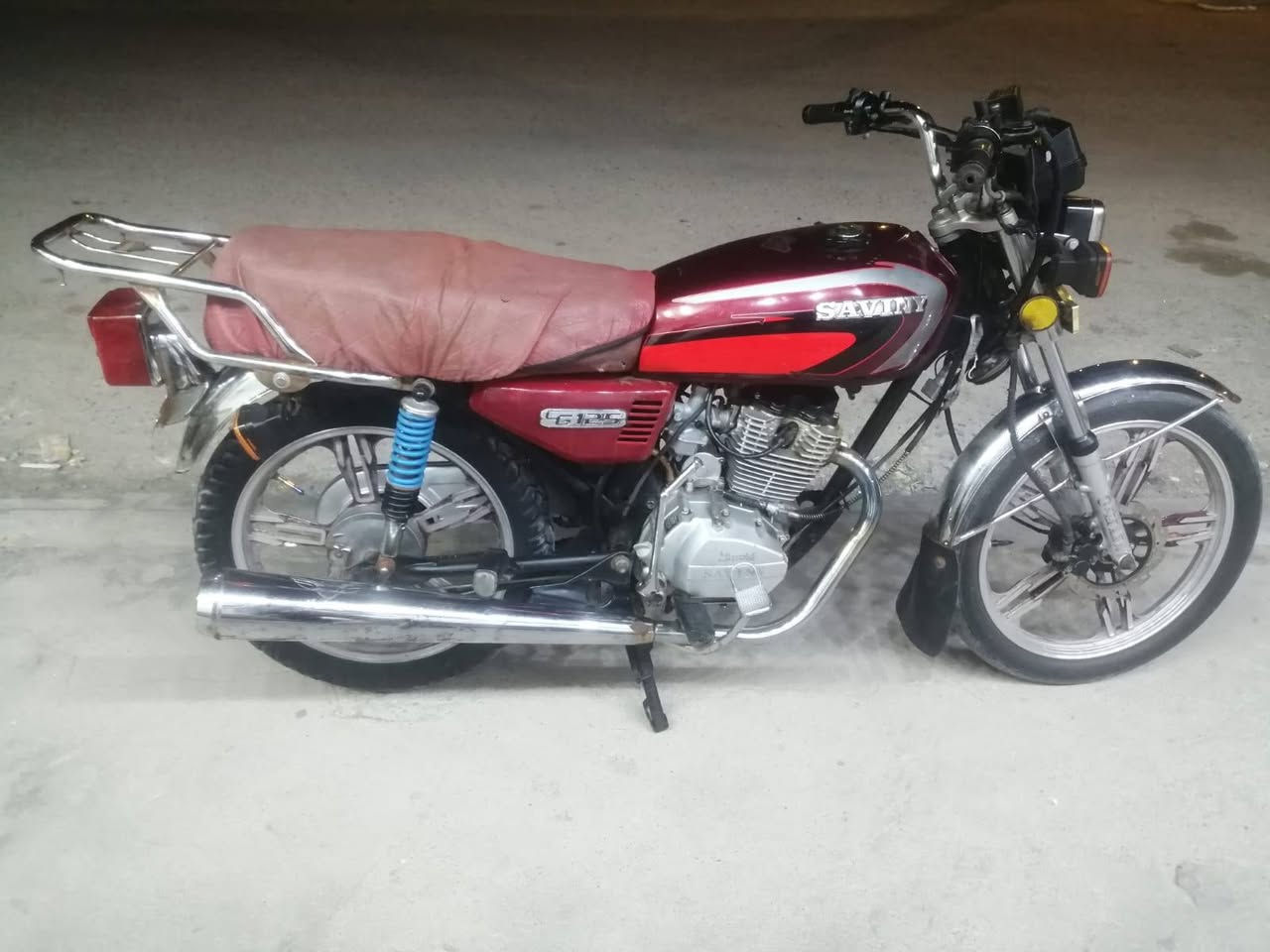 السلام عليكم دراجه سيفان موديل 23 اوراقها ضايعه مقفوله من السرقه سعر 400 قفل قفل مكاني بصره وهذا رقمي بو واتساب  ***********
