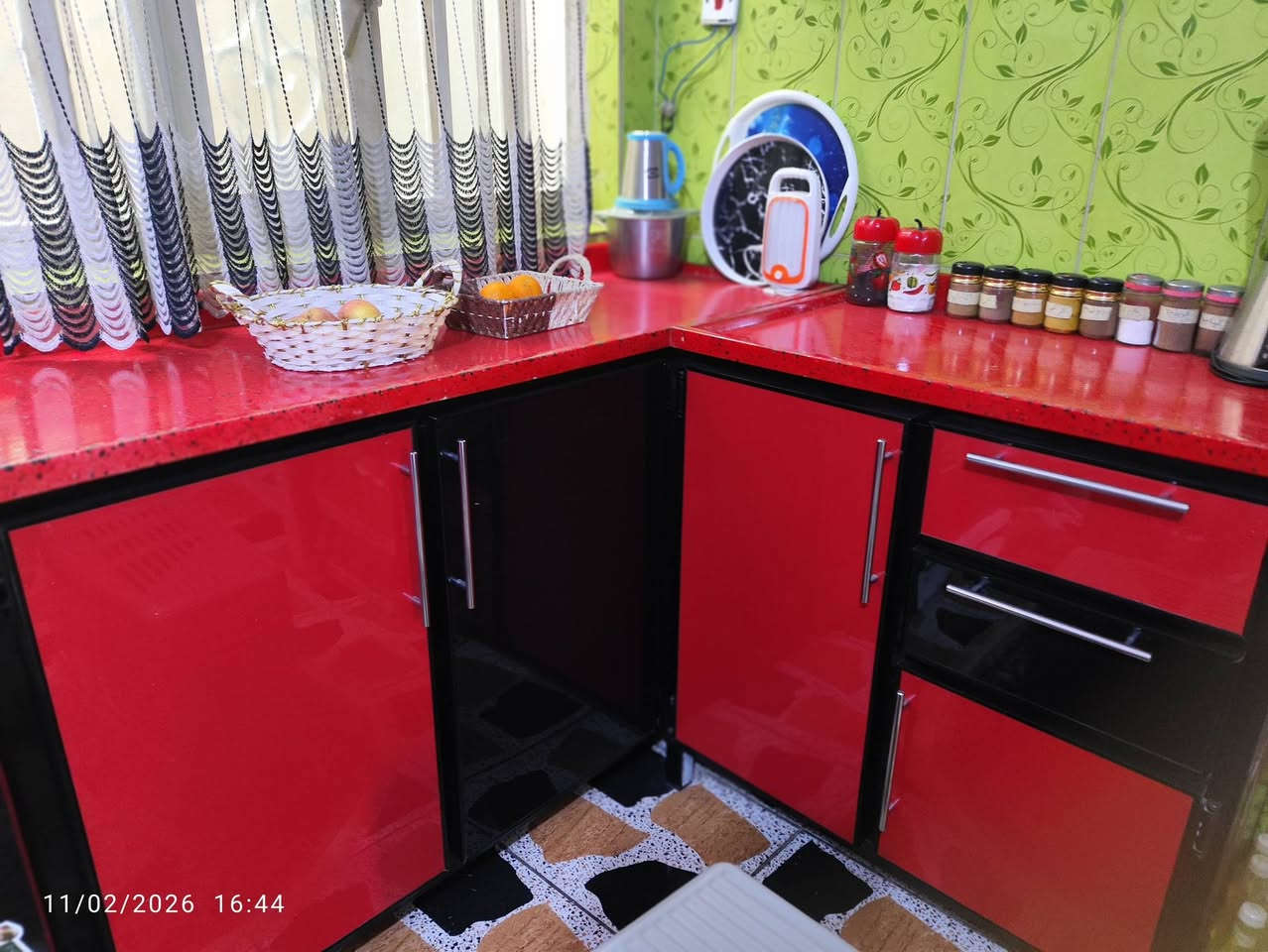 كاونتر كبير ،مرمر، السعر القديم 950 والسعر الحالي 600 قفل.


**إذا كنت صاحب هذا الإعلان وتريد حذفه لأي سبب، رجاءا أرسل رسالة إلى الدعم الفني**