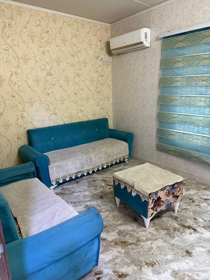 السلام عليكم غراض شقه للبيع كاونتر عدا الاجهزه غرفه طفل وغرفه نوم مع تخم  الغراض نضيفه 
***********
