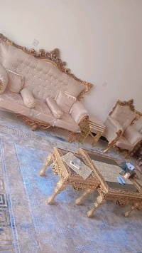 تخم ملكي • خشب زان • ١٠ مقاعد