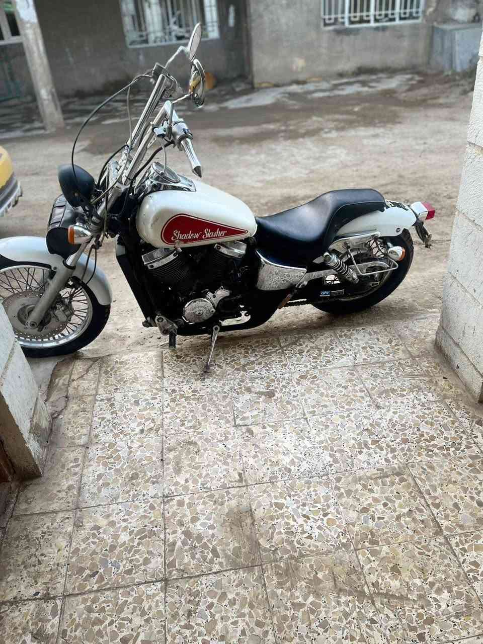 السلام عليكم شادو سلشر مكينة لاتبخير لاتنقيص تاكل الشارع اكل بس بيها نقوصات واكو نضوح بسيط
السعر ١٥٠٠ مليون ونص
*********** واتساب
