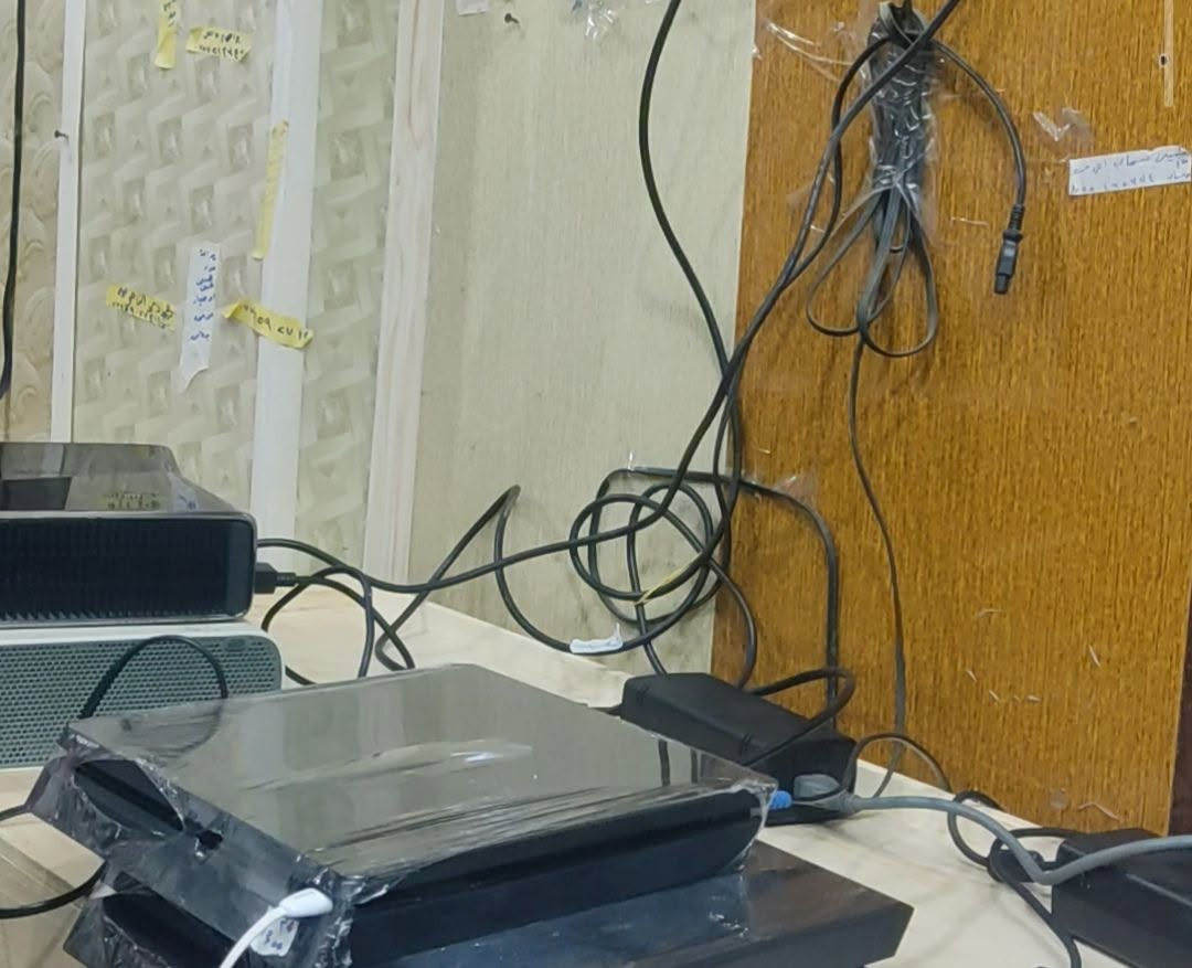 بلي فور سلم مهكر نظام ١٢ جديد لوك نظافة ٩٥٪ مستخدم شي قليل بي العاب بيس٢٦وانشارتد عربي وانكليزي وكول اوف ديوتي والعاب اخرى معاه جوستك عدد٢بلوتوث مع وايرات شحن للبيع السعر ٣٠٠بي مجال جدا قليل


**إذا كنت صاحب هذا الإعلان وتريد حذفه لأي سبب، رجاءا أرسل رسالة إلى الدعم الفني**