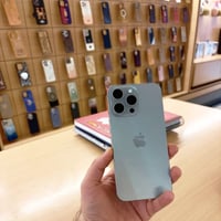 15 pro max    256 GB عربي شرق اوسط ماستر  🔋%86   سعر مليون  للاستفسار ...