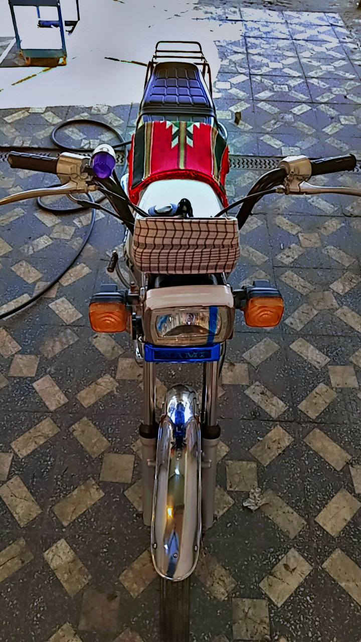 سلام عليم دراجه للبيع نامه دراجه خير من الله غراض جدد. شاصي14. اوراق كامله وكيلهه بابو رمانه بس مكينتهه شوي لونه رايح مكان سده دور لنفط تفاصيل *********** خاص ما موجود
