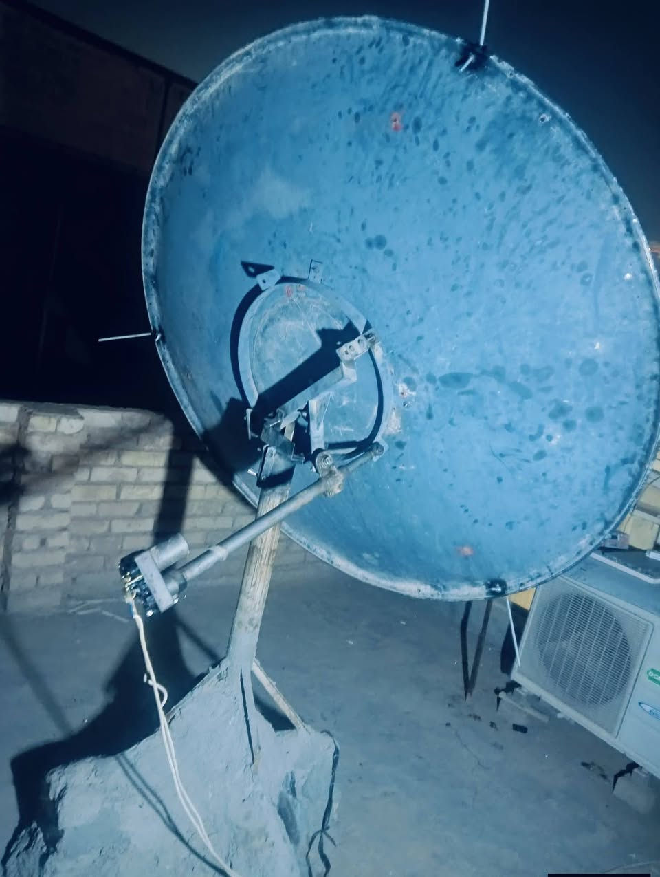 اللهم صل على محمد وال محمد تم
تنصيب قوس الاقمار في ❤❤❤👇👇😉

كربلاء   من قمر نيل سات الى غاية قمر

 57 شرق حجم طبق168 معه العلم طبق خامته زباله  للاقط 

 نفرتو بلاك مقصوص حلقتين    *********** 👇👇👇👇👇
