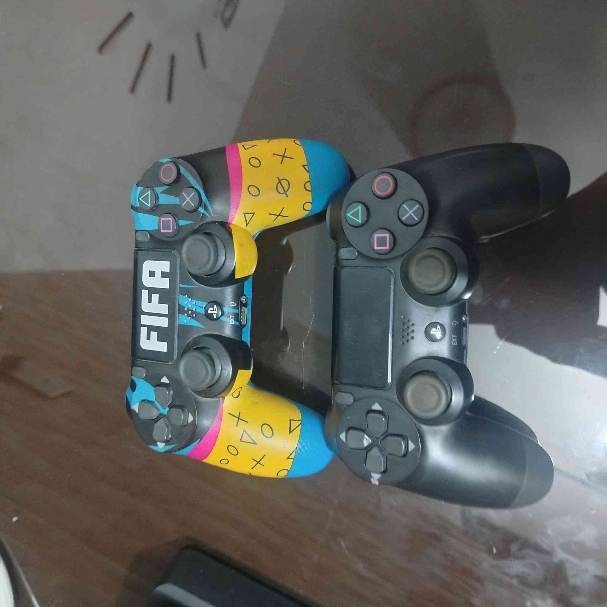 بلي ٤ مستعمل ٤ الشهر نضافة100٪  ما مفتوح  مع كامل الملحقات
زاد يدتين🎮 
يدة اصلية🎮 ✅ 
ويدة تجارية🎮

 زأد يوبي اس جديد نضافة100٪ مع كامل الملحقات

زاد ايباد هونر اكس ثمانية نضيف نضافة90٪ مع كامل ملحقاتة

 للببع او لمراوس بايفون


**إذا كنت صاحب هذا الإعلان وتريد حذفه لأي سبب، رجاءا أرسل رسالة إلى الدعم الفني**