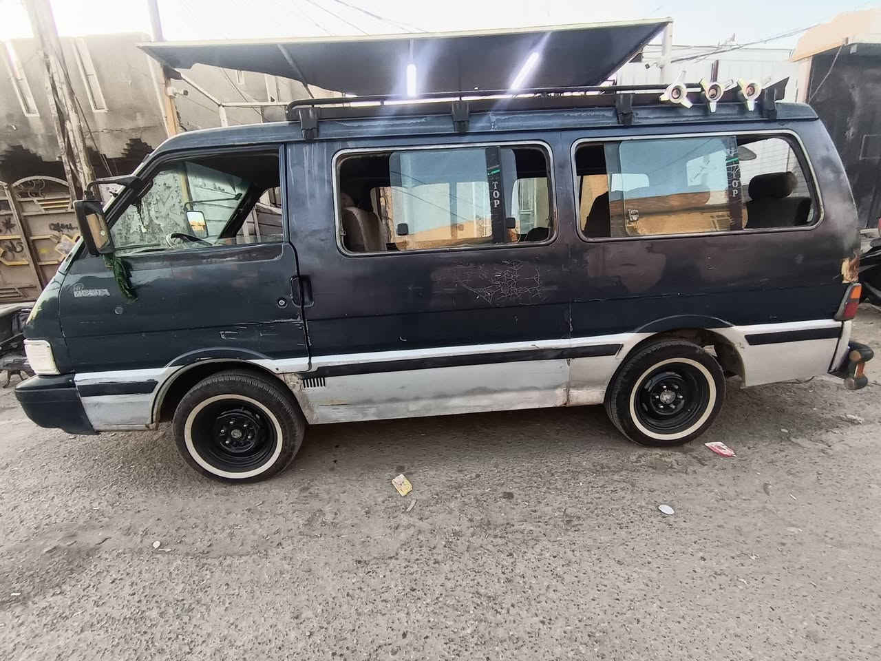 سلام عليكم بستا موديل 94  بيها تبخير   وباور يذب دهن  تخم تاير جديد  جواصي بلاد غرامه  عليها 100 الف هيئة عليها شي قليل راعيها موجود قريب عليه  السعر 35 بيها مجال متواجد على فيس وتساب ***********
