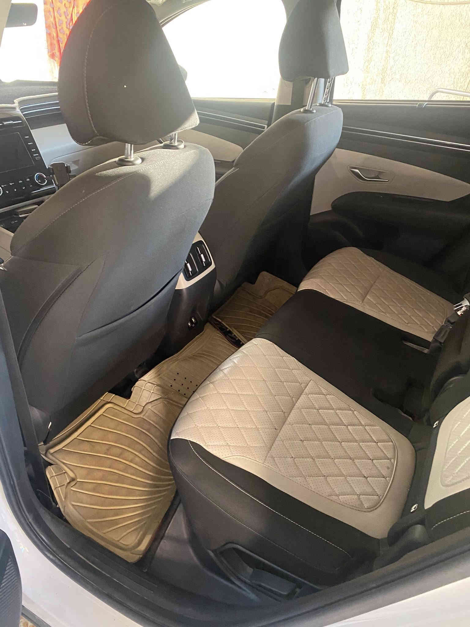 سلام عليكم  توكسان
خليجيه

موديل 20٢٢

كفاله عامه 

فول مواصفات

1/1 

 من عدا البنراما 

ماشيه ٥٨الف

مواصفات

مكينه 2.0 دوش 

بصمه 

بصمه ابواب 

بصمه عدد 2

تشغيل عن بعد

شاشه اصليه 

نضام اوتو هولد

اشاير ترحيب 

اشاير ب المري 

اريل نفكيتر

سبير منازل 

داخل ابيض 

مري كهرباء 

بردات خلفيه

هاند بريك بصمه

مقاعد كهرباء 2

 فول تحكم ستيرن 

تبريد قطعتين 

حساس امامي 

حساس خلفي 

كامره دواره 
ويل ١٩
تخم تاير جديد

شاحن موبايل 
رقم بغداد 
مكاني بغداد السعر ٢٠٧ورقه قفل 
***********
