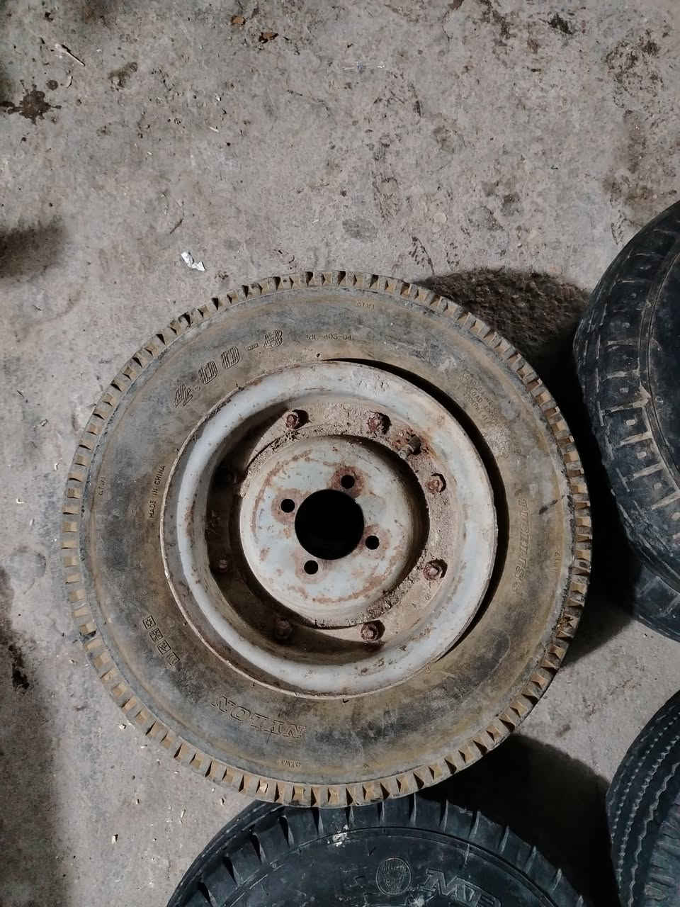 سلام عليكم غارض تكتك للبيع سبيرات نضيفات سعر الواحد 15+ مسجل جديد سعر 20مضخم-صوت سعر15نضيف وتجوه سعره 10 رقم ***********
