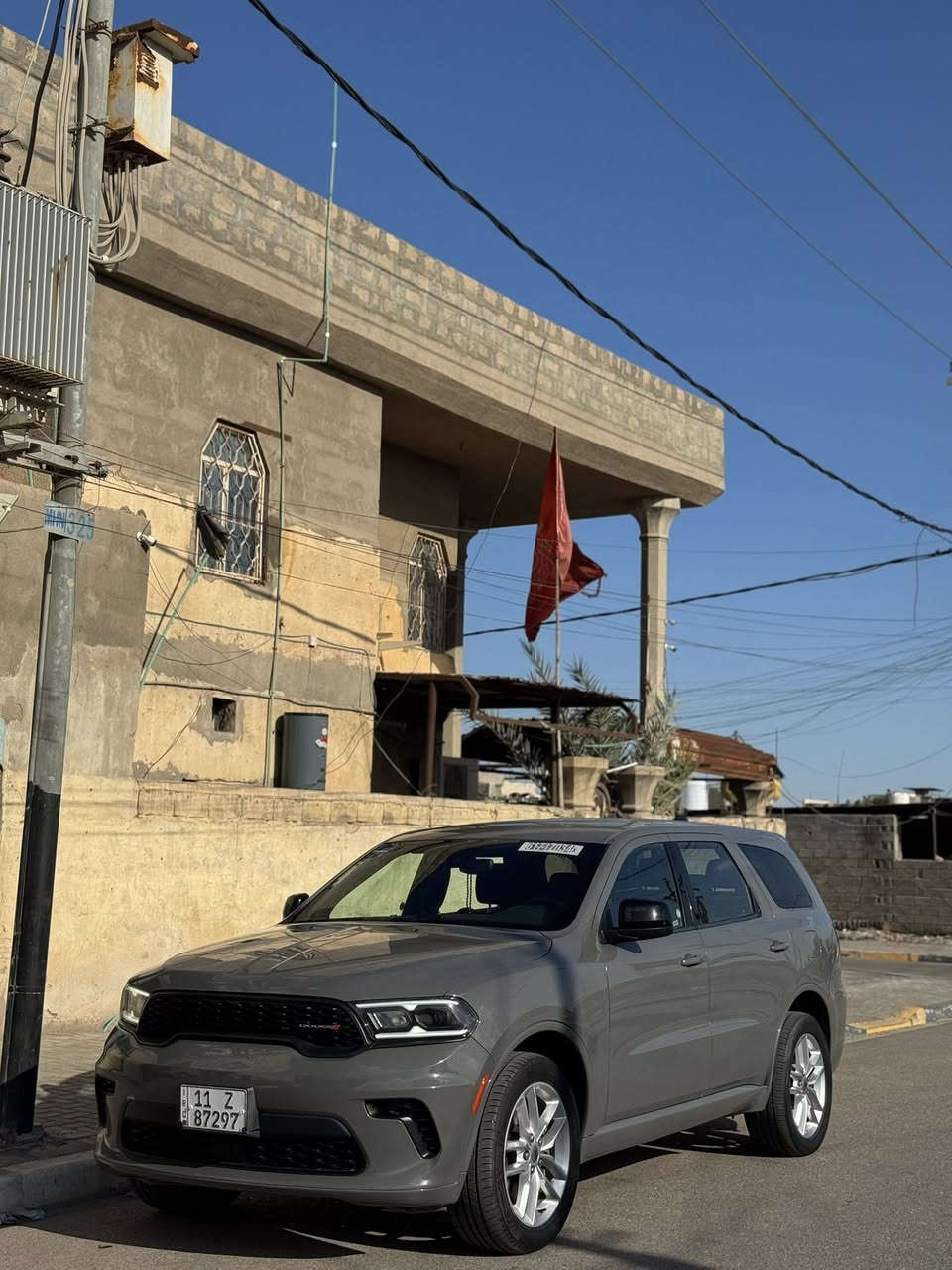 السلام عليكم شباب دوج دورنگو موديل 2023 وارد امريكي ع ايدي سياره جديده بمعنى الكلمه ماشي ٣٢ الف . GT سياره بدون فتحه فقط  بيها هواي موصفات شاشه جبيره تدفئه كشنات جنطه كهربائي فور ويل هوك خلفي والى اخره 
بأسمي ترقيم جديد صوره الحادث بالاسفل  مكاني بغداد بسمايه 
السعر /325وبيها مجال 
هاتف /***********
