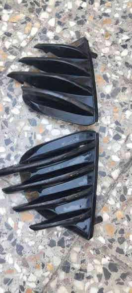 السلام عليكم 
للبيع 
زوج زعانف مال دعاميه Se
السعر 15
الاتصال ع الرقم ***********
