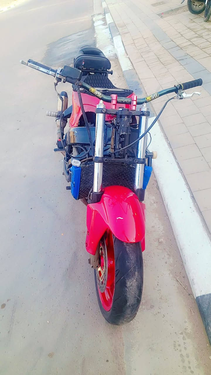 سلام عليكم شباب دراجه بطح للبيع دراجه توه صبغه وكمله من كلشي شغله نكره مكينه مفتوحه عد مستر بين كرنك بلدي ما مكصوص ويطغ بلدي مل شركه صوت مبيه مكينه دراجه اوراق وحته كمركه مدفوع يردله فقط ضفيره انه مسويته لعدم فرغي اي الستفسر موجود عله وتساب ومسنجر او تتصل عليه ***********درجه عادي مو سكيورتي
