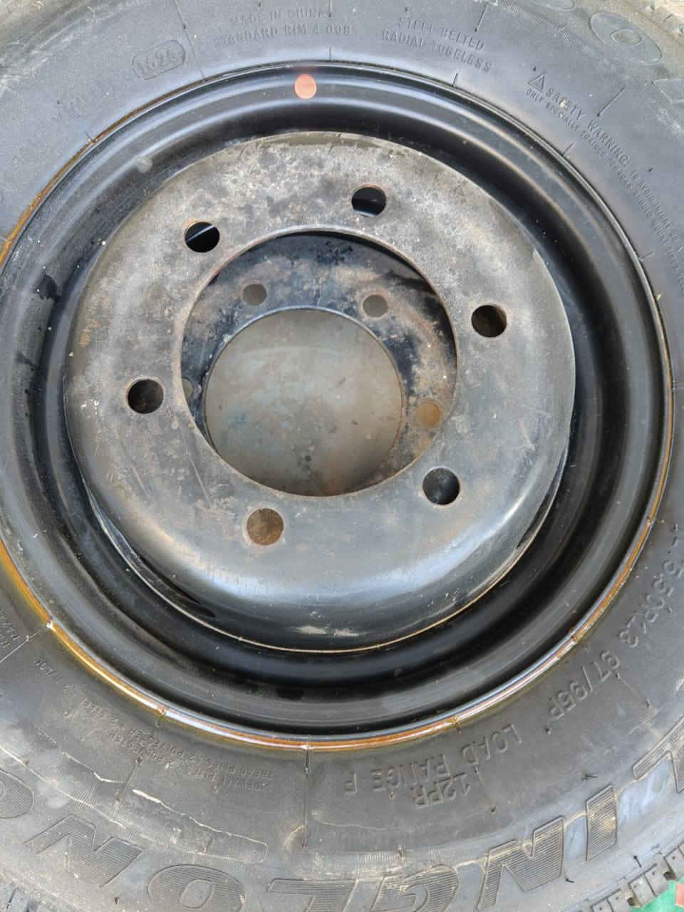 تايرات كيه فحل موديل 2024 
ماشيات 15الف 
جديدات طك الباكيت 
السعر 750الف 
العدد 10 
للتواصل ولاستفسار 
*********** ديوانية, القادسية
