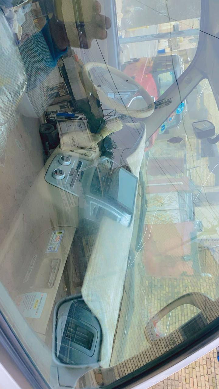 السلام عليكم سياره جنبي أجوان 2014ساره مكينه وكير جديده سياره كفاله ماعده بارد صندوك  قليل تحويل ثاني يوم مصفره هيه وغرامات عنوان بغداد مدينت الصدر تقاطع كسر وعطش سعر 83 وبيه مجال قليلي *********** خابر وتدل قير متواجد على الخاص
