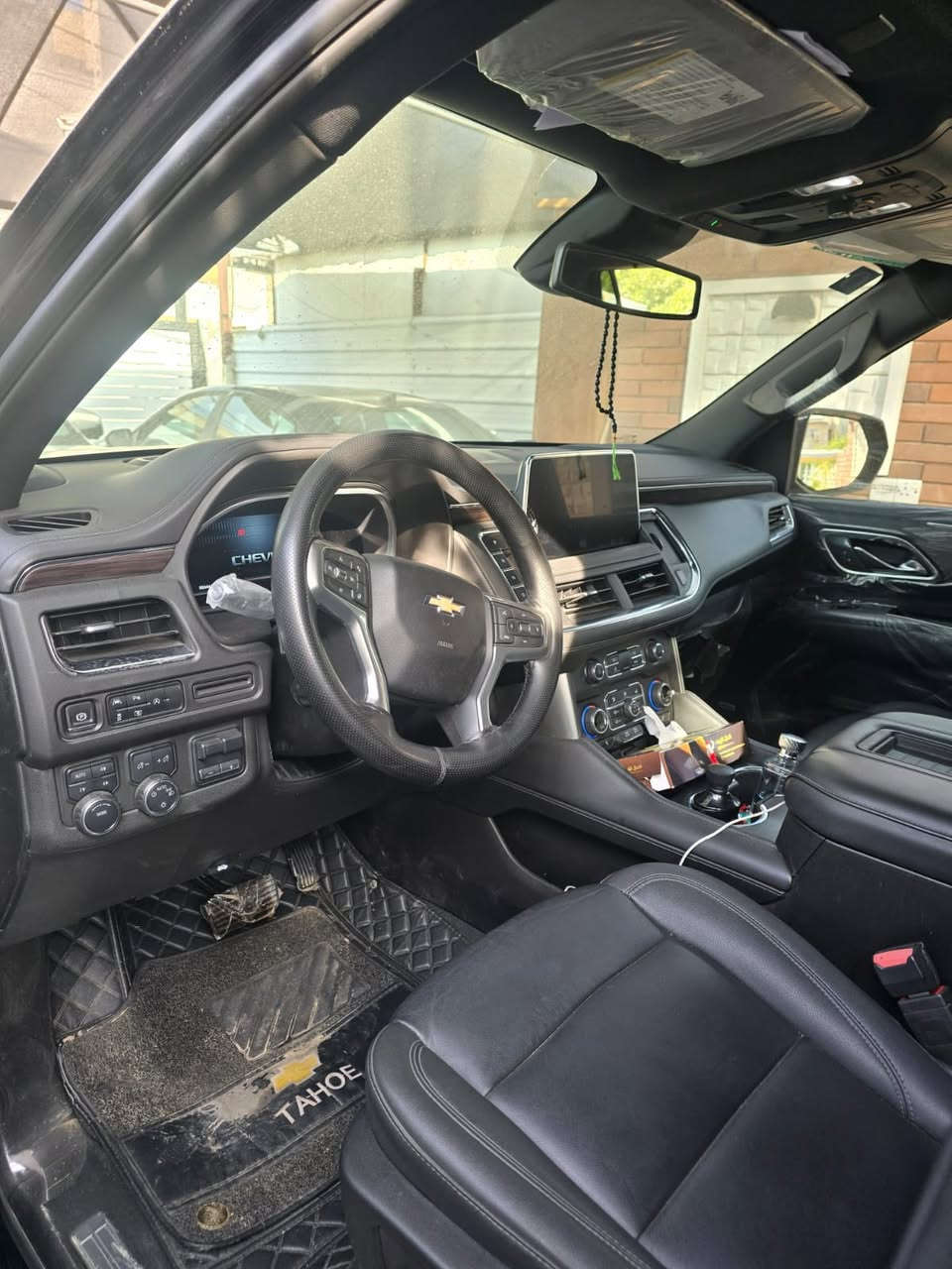 السلام عليكم ورحمه اللّٰــــه وبركاته مكلف بالنشر
نوع السياره : تاهو 
فئه السياره : LT
سنه الصنع :2023
وارد السياره: امريكي كلين تايتل
عداد الممشى : 33km
كشنات السياره منفصل 
ومعروفه مواصفات الـ LT
السياره مكفوله كفاله عامه حت الدعاميات مكفوله 
رقم السياره بغداد وسنويه باسمي 
السعر $490 اربع شدات وتسعين ورقه 
مكان السياره الديوانيه شارع الضباط 
رقم صاحب السياره : ***********📞 غير متواجد واتساب
