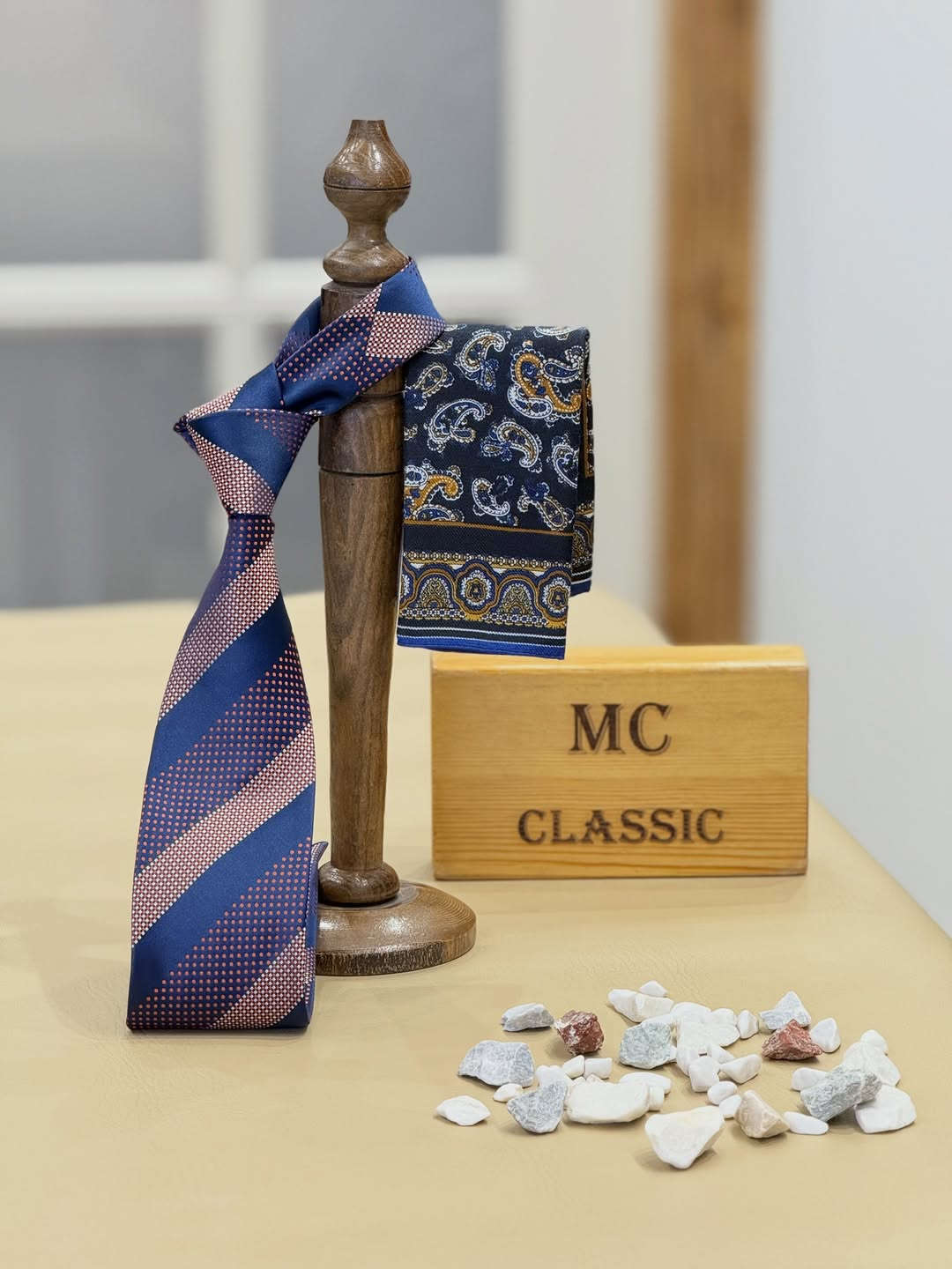 ⁨	⁨	⁨	⁨	‏ MC CLASSIC ‏ ⁨	⁨	‏ 
  الأناقة _تبدي _من_ أول _خطوة

⚜️رباط  وكاله MC CLASSIC
⚜️الطول : 160سم
⚜️العرض : 7 سم 
⚜️السعر : 25الف 
⚜️الصناعه : تركي

‏‎للحجز او الاستفسار مراسلتنا على الصفحه
اومراسلتنا واتساب  *********** .  ***********
تلكرام :- https://t.me/mcclasic
انستكرام :- https://www.instagram.com/mc_classic79?igsh=MWZuc3Z2b2YycGNwOA%3D%3D&utm_source=qr
تيك توك :- https://www.tiktok.com/‪‪‪‪‪‪‪@mcclassic79‬‬‬‬‬‬‬?_t=8kdkCdce82f&_r=1
سناب جات :- https://t.snapchat.com/QEyQBMCC
#العنوان
 بغداد - كرادة داخل -فرع صيدليه جوهره ابن حيان 

اوقات الدوام من 10 صباحا الى 12 ليلاً
🔴 يوجد #توصيل بغداد وكافة المحافظات 
بغداد 🚕  5 الف  المحافظات 🚗 5 الف⁩⁩⁩⁩⁩⁩
