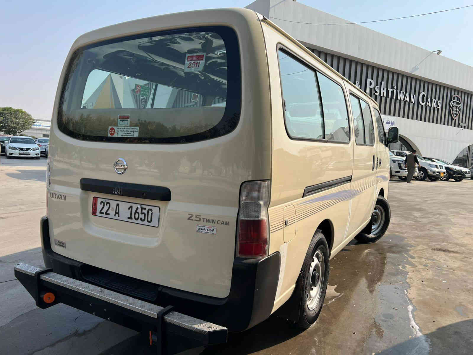 سلام عليكم نيسان خاكي موديل 2011 مكفوله كفاله عامه  محرك مامفتوح برغي. ماشيه 360 كاعيو دوشمات جديده باب كارباي دبل كاعيه دوشمات جديده  سنويه جديده سعر. 215 بيه مجال مكان كلار رقم موبايل *********** رقم كورك ***********
