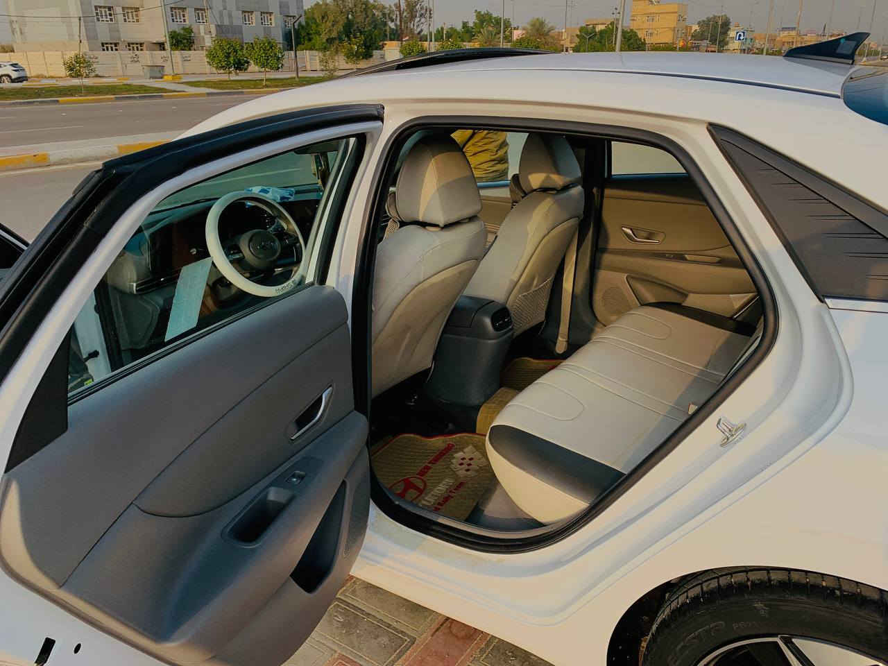 السياره مطلوبة استقطاع مباشر باقيله سنه و١١ شهر باسم دكتوره
وكاله ثاني يوم سويلك بدون أي شي تأخذ منك 

الانترا موديل 2023 

مكينه 1600

مواصفات فول واحد ع واحد 

كفاله عامه مطلقا 

رقم بغداد 

مكاني كربلاء حي الغدير 

للاستفسار, *********** 

*********** 
السعر 158 وبيه مجال بسيط
