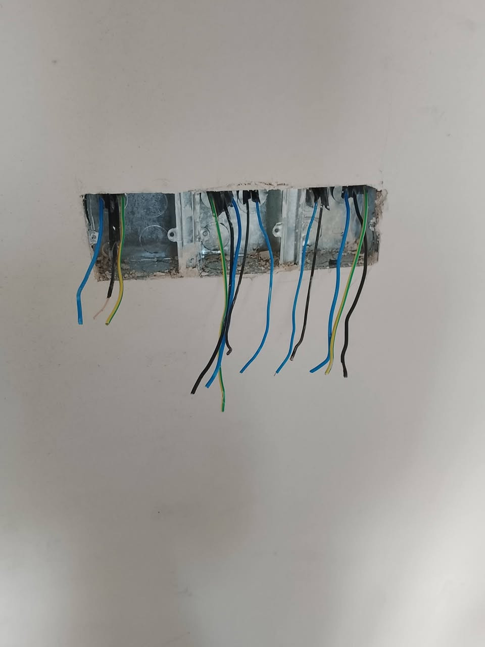 اصطه تسيس كهربائيات عام ربط مولد ربط وطني شقل كدام العين وبسعر مناسب ***********
