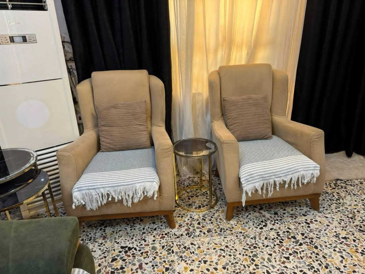 اسلام عليكم تخم ٨ مقاعد جديد نضافة ٩٠٪
سفنج طبي يعني من سوگي مشتري من هوم سنتر 
مع طبلات السعر ٥٠٠وبي مجال قليل
العنوان( بغداد البياع حي التراث)
***********
