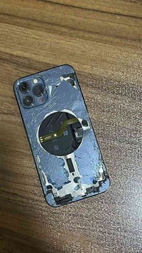 آيفون ١٢ برو ماكس • ٢٥٦ • شاشه شغاله