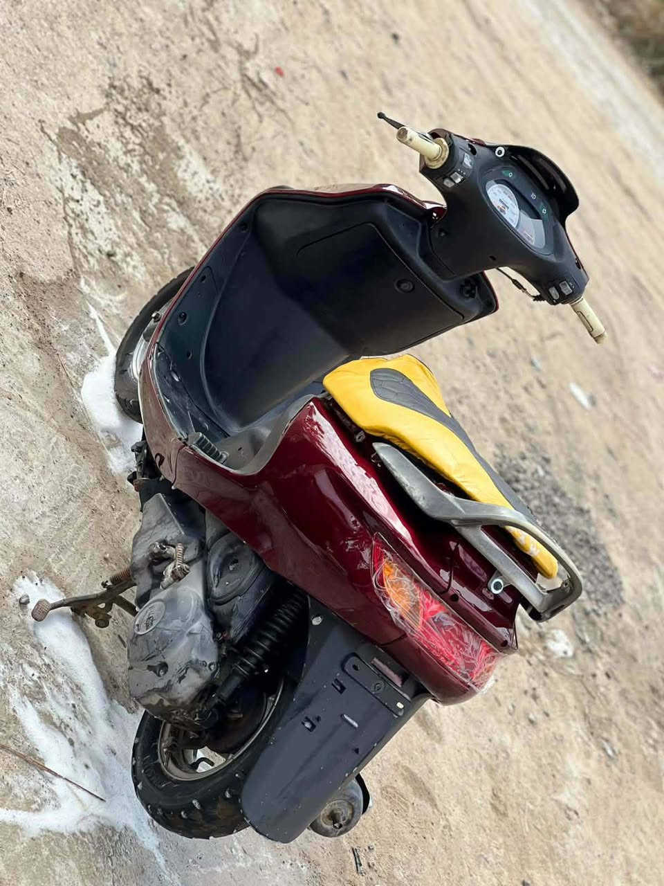 سلام عليكم دراجه فراشه حاويه كهربائياتهه كلهه شغاله سلف وهندر مكاني بني منصور للاسفسار اتصلو ع هاذ الرقم ***********
