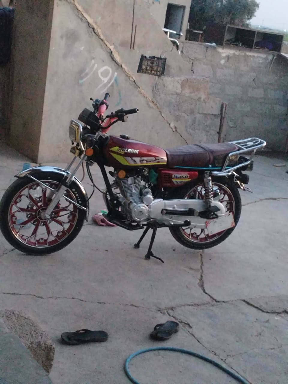 للبيع سولنك مديل 24 منافيس الأصلي الماطور جديد كلشي شرط السعر 625 وبي مجال بصيط،،
ر***********
