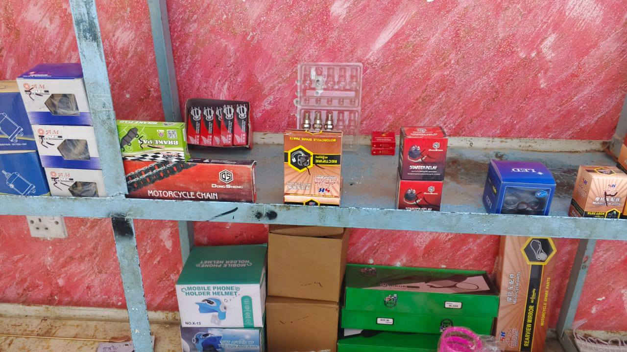 أدوات احتياطيه دراجات للبيع باقل من سعر جمله للبيع شلعه وحده أو مفرد عادي  تصفيه محل مجرودات تحب تجردهن بنفسك هم عادي للاستفسار ***********

1-باتري هاوجي عدد 1 السعر 15 الف 
2-باتري ايراني عدد 2 السعر 10 الف 
3-بنز بريك ايراني الأصلي العدد3 السعر 3 آلاف الواحد 
4-صلف العدد 4 السعر 9 تلاف الواحد 
5-كويل كير العدد 4 السعر 2 ونص 
6- زنجيل العدد 1 سعر 4 
7+ دسك بريك امامي العدد 1 السعر 2 ونص 
8-كتف شحن عدد 2 السعر 2 ونص 
9-شخاطه عدد 2 السعر 2 ونص 
10- بومه العدد 1 سعر 4 تالاف 
11-جوزه ايراني السعر 2 ونص 
12- كويل رص السعر 2 ونص 
13-بستم صيني العدد 2 السعر 3 الواحد 
14-سلندر 150 صيني السعر 15 
15-كابريتر صيني السعر 18
16-دشلي صلف عدد 2 كير عدد 2 رص السعر 8 للواحد 
17-يدات سكان مع عضمه العدد 5 السعر 2 الواحد 
18- سبيل العدد 9 سعر 500 دينار الواحد 
19-بلكات العدد 10 سعر الواحد الف دينار 
20-ام بي ثري تكسي العدد 2 سعر الواحد 6 تالاف 
21- سلندر سايم نحله العدد 1 سعر 15 الف 
22- جوزه سايم عدد 2 سعر الواحد 5 الف 
23- فدراليات العدد 4 سعر الواحد 3 آلاف 
24- ولفات صيني عدد 4 سعر الواحد الفين 
25-كاك ايراني العدد واحد سعر 3 الف 
26-قايش صيني عدد 4 سعر الواحد 3 ونص 
27-سبرنك ستانه وصط سعر 500 دينار الواحد 
28- ميزانيات ايراني عدد واحد سعر الف ونص 
29- صيخ بريك ايراني سعر 2 الفين 
30- واير كلج وواير سكليتر هاوجي سعر عدد 3 سعر 5 للواحد 
31-واير كلج ايراني عدد 6 سعر 2الفين 
32-واير كلج سايم العدد 10 سعر الواحد الفين دينار 
33-واير بريك صيني العدد 5 سعر الفين ونص الواحد 
34-واير سكليتر سايم عدد 5 سعر الواحد الفين ونص 
35-ستاند خوذه العدد 2 سعر 3 آلاف الواحد 
36- تخم اشاير ايراني العدد 2 سعر 6 تالاف الواحد 
37- امرايات سايم نحله عدد 3 سعر 4 آلاف 
38-جبن رص صيني عدد 2 سعر الفين 
39-كفوف العدد 2 سعر 3 آلاف الواحد 
40-كبات براغي العدد 2 سعر الفين ونص الواحد 
41- كلاص العدد 2 بلف 
42- سماط العدد 7 سعر 500 دينار الواحد 
43- نشرات سيت ب3 آلاف 
44- صونده تلبيس تانكي العدد 4 سعر 3 آلاف 
45- قناع عدد 2 سعر 3 آلاف 
46- بكره زنجيل ايراني رياضي عدد واحد سعر 10 تالاف 
47- فراك بريك ايراني العدد 1 سعر الفين دينار 
48- كليته عدد 1 سعر الفين دينار 
49- يده كلج ايراني عدد 5 سعر الفين دينار الواحد 
50- عضمه يده سكليتر العدد 8 سعر 500 دينار الواحد 
51- قطره دهن العدد 9 سعر 500 دينار الواحد 
52- دبه فلتر بانزين السعر 15 الف 
53- صندوك دلفري العدد 4 سعر الواحد 13 الف
