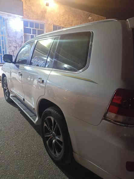 السلام عليكم
لاندكروز جكسار موديل 17
رقم بغداد بأسمي 
سياره 8سلندر فول مواصفات 
السياره مكفوله كفاله عامه ماعده شخط بسيط بجاملغ الامامي 
السعر 5  دفاتر بيها مجال قليل حك الجيه 
*********** ابو عمار
