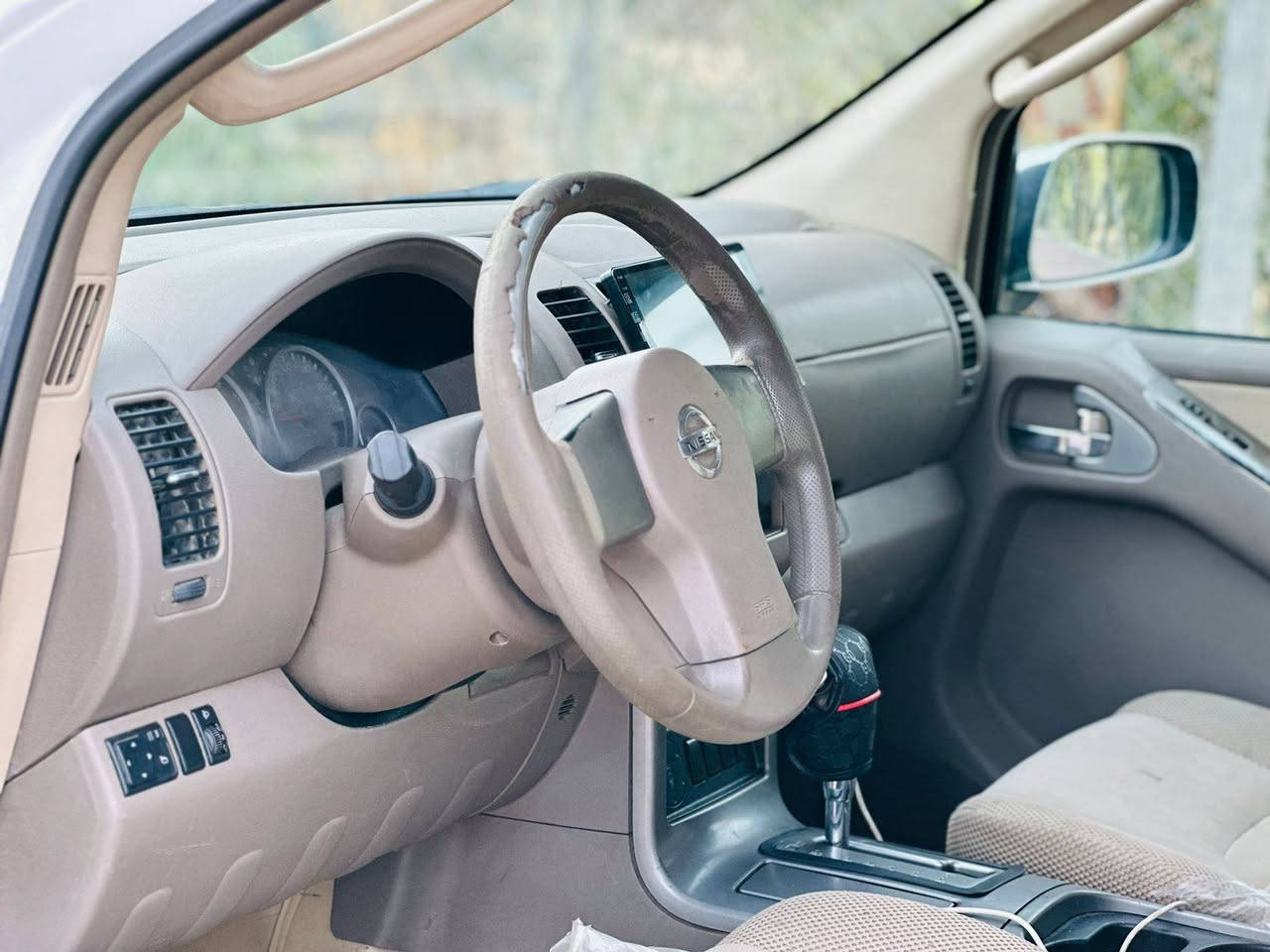 سلام عليكم. للبيع نيسان بافندر موديل 2011
رقم بغداد نكليزي  بسمي مشروع وطني 
 وارد  خليجي بيه     قطعتين صبغ فقط بدون دواخل تخم تايرات جدد تبريد ثلج 
 مكفوله كفاله عامه سياره جاهزه من كلشي  شاشه كامره دواره. حداديه جاهزه من كلشي. حجم المحرك V6/4000 مكفول من كلشي.  
السعر 109
العنوان كربلاء 
 الستفسار اتصل*********** كربلاء, العراق
