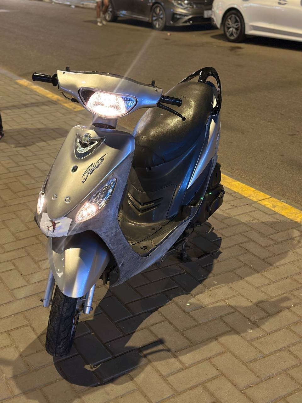 السلام عليكم دراجه ماكس قجمه نضيفه ختم واحد كهربائياته شغاله ما عده السلف بيه جلجات رياضي شرط المعدل وبيه اكزوز اف ام ابو الطكه ولدراججه مكينته مفتوحه بس علا الفحص ما بيه اي خلل وناعمه سعرع 575 ومكاني بصره قبله ***********
