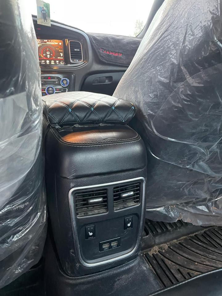 جارجر 16بحري
مكينة ٣٦٠٠ 
فول بون فتحة
كشن جلد حظن حار بارد
خزن ميموري
استيرن هيتر حار
شاشة كبيرة
مري على بك تكلب
وضعية سبورت
مانع انزلاق
ويل ٢٠
حدثها جاملغ امامي جاملغ خلفي
زبغتها احزام مال تقحيل
رقم شمالي رقم سنوية جديد
محدثة جي تي
بيها موصفات جثيرة
حجر بيئة بلادي
السعر ١٧٣ وبي مجال 
*********** بي وتساب
***********
مكان السيارة موصل
