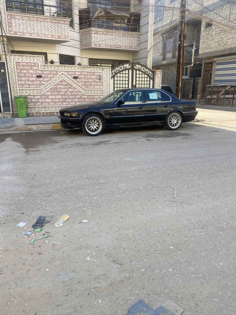 السلام عليكم للبيع فقط موديل 96  735 8vكيرتبترونك كيرومكينه مكفولات لون اسود داخل اسود صبغ جماليه فقط سياره بلاديه محد لاعب بيه سلايت جام مري شفط ويل كرن الغزال طخم تاير سياره بغداد  سنويه جديده تحويل مباشر سعر 85 وبيه مجال مكان بغداد الامين تواصل ***********
