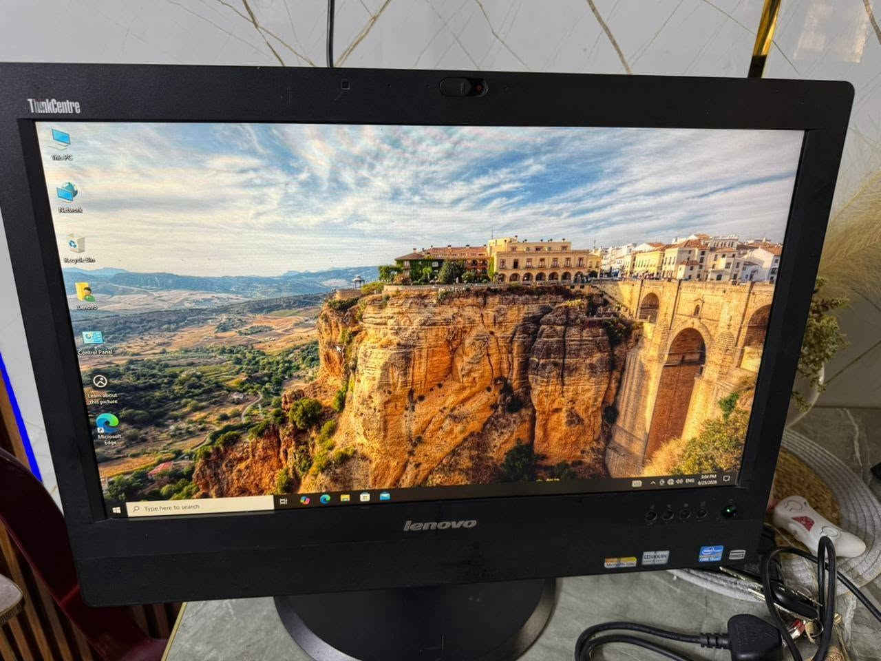 Lenovo ThinkCentre All-in-One (شاشة + جهاز مدمج)
✨ المواصفات: ✅ Intel Core i5-3470S
✅ RAM 8GB DDR3
✅ SSD Samsung 120GB سرعة وأداء ممتاز
✅ Windows 10 Pro 64bit
✅ شاشة كبيرة مدمجة
✅ كاميرا + منافذ USB
📌 مناسب للدوام، الدراسة، الإنترنت، الأوفيس والبرامج اليومية
الجهاز نظيف ويعمل بدون مشاكل ✅
💰 السعر. 300 ألف دينار


**إذا كنت صاحب هذا الإعلان وتريد حذفه لأي سبب، رجاءا أرسل رسالة إلى الدعم الفني**