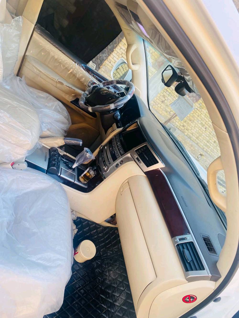 لكزز موديل 12 سياره رقم اربيل ب اسمي تريد وكاله تريد تحويل سنويه ال 28سياره جاهزه مكانها بصره الزبير السعر 375وبيها مجال