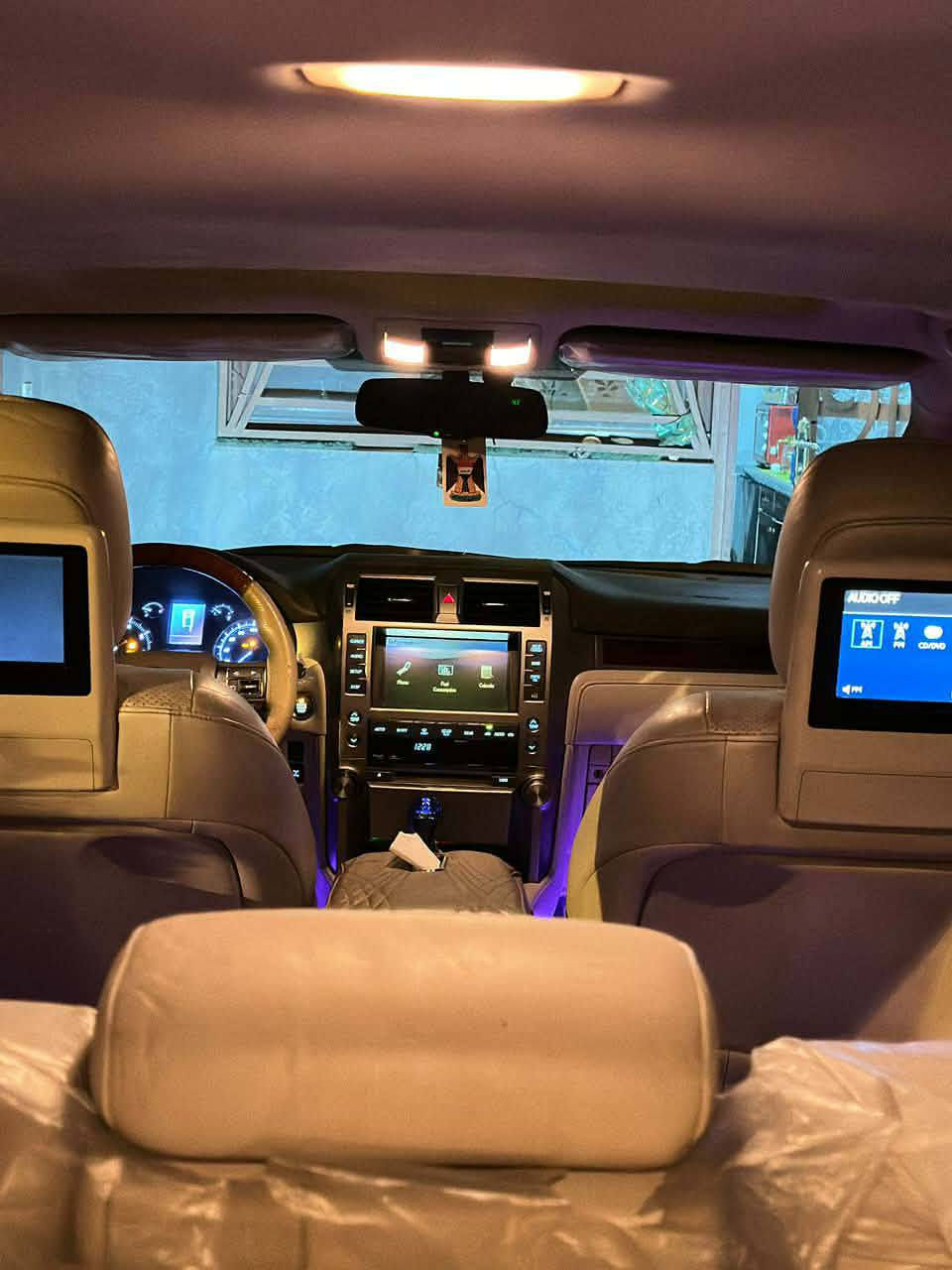 بسبب الوعود الكاذبه للبيع 2010 السعر 240وبيه مجال الاستفسار ***********
