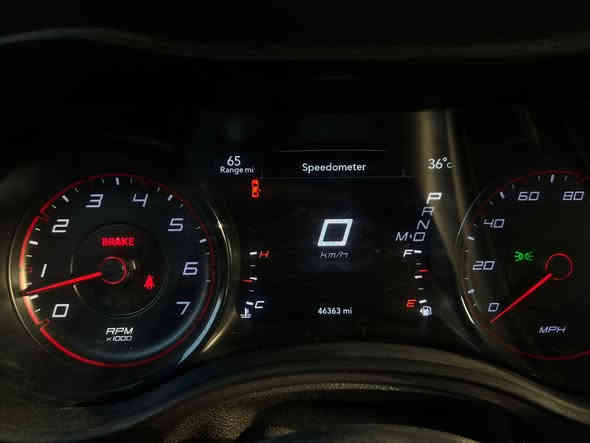 السلام عليكم 
متوفر جارجر  
🚀محرك 3600 /v6 موديل2018
🚀السياره ليبل واحد وتحتوي على بارد
🚀السياره تحتوي على رصعات خفيفه غير ملحوضه(حالوب) حالوب العراق وليس امريكه    ايرباكات كله سليمه
وضرر السياره بسيط مرفق في الصور 
السياره مصروف عليها هوايه من صدر تايرات مكينه كير منضومه بانزين ادامه 
مواصفات السياره 
السياره تحتوي على دعامياتsrt
وتحتوي على منضومه زنون 350$
وتحتوي على لحيهsrt
ودفيوزر srt
 ممشا السياره:46mحقيقي
كشنات مخمل
سستم صوت سماعات دمام 
حساسات خلفيه
كشنات كهرباء  حضن
شاشه 
تحتوي على حساست خلفيه 
رقم بغداد جديد شبه مميز
والواقع احلا من الصور 
والسياره استخدام شخصي
 للستفسار:***********
العنوان بغداد زيونه
السعر 218 بيه مجال
