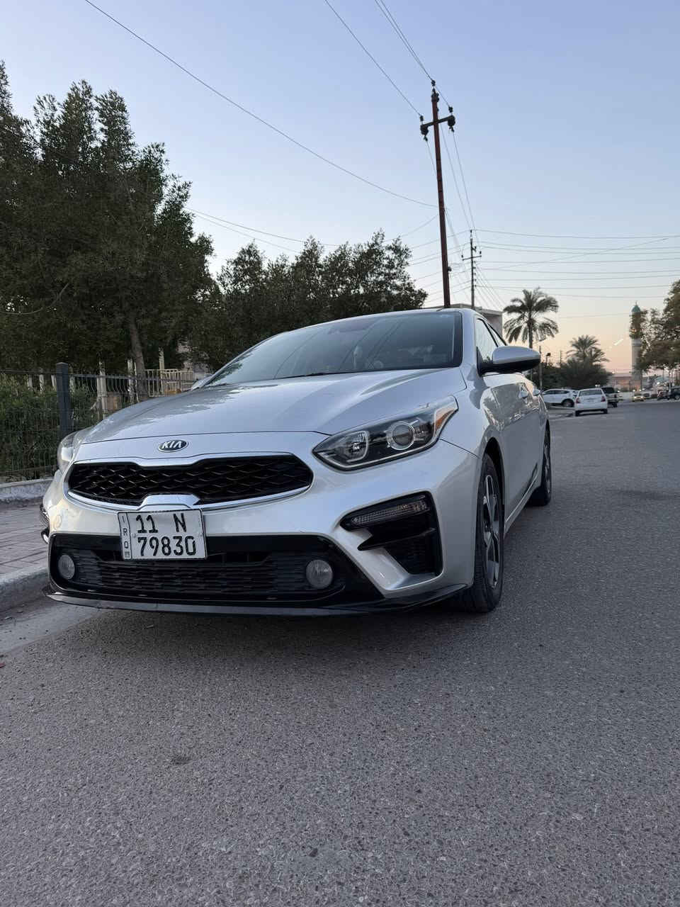 السلام عليكم
فورتي موديل 2019 وارد امريكي رقم بغداد انكليزي سيارة جديدة بمعنى الكلمة ماشية  12 الف ميل مكينة دوش حادثهة دعامية خلفية فقط مكاني الغزالية سعر 147 
رقم ***********
***********
