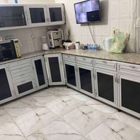 كاونتر للبيع بسعر مناسب جدا   ٠٧٨٠١٥٨٤٠٨١