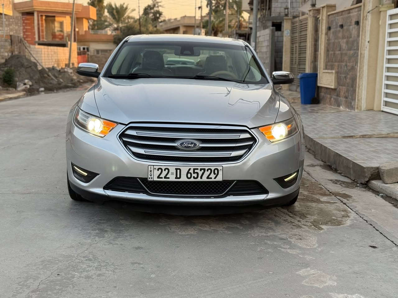 للبيع .. فورد تورس 2019 ليمتدد
6 سلندر حجم المحرك 3500 

***********
الصبغ ضررها امريكا جاملغ خلفي يمين وباب خلفي يمين ، جهة اليسار جاملغ خلفي وبابين كلير امريكي 
بجم كبس وخلفي كبس بدون ضرر ولاصبغ 
ر قم اربيل شرط التحويل 
عداد المسافة 92 الف 

المواصفات..

شاشة كبيرة
 داخل عسلي
 كامرا خلفية
 حساسات خلفية
رادارات جانبية وامامي وخلفية
فتحة سقف 
كشنات امامي تدفئة وتبريد 
كشنات خلفي تدفئة 
ستيرن تدفئة 
انارة داخلية 7 الوان 
ستيرن كهربائي
 دوسات بانزين وبريك كهربائي 
ليدات امامي وخلفي
 خزن كشنات 
كشنات كهربائي
 قطعتين تبريد
 ويل حجم 20 
لايتات زينون اصلي
 تشغيل عن بعد وبصمة
 
***********

 
 الشراي يتواصل ويدلل السعر 138 ومجال قليل وكلشي اكو بالسوق
