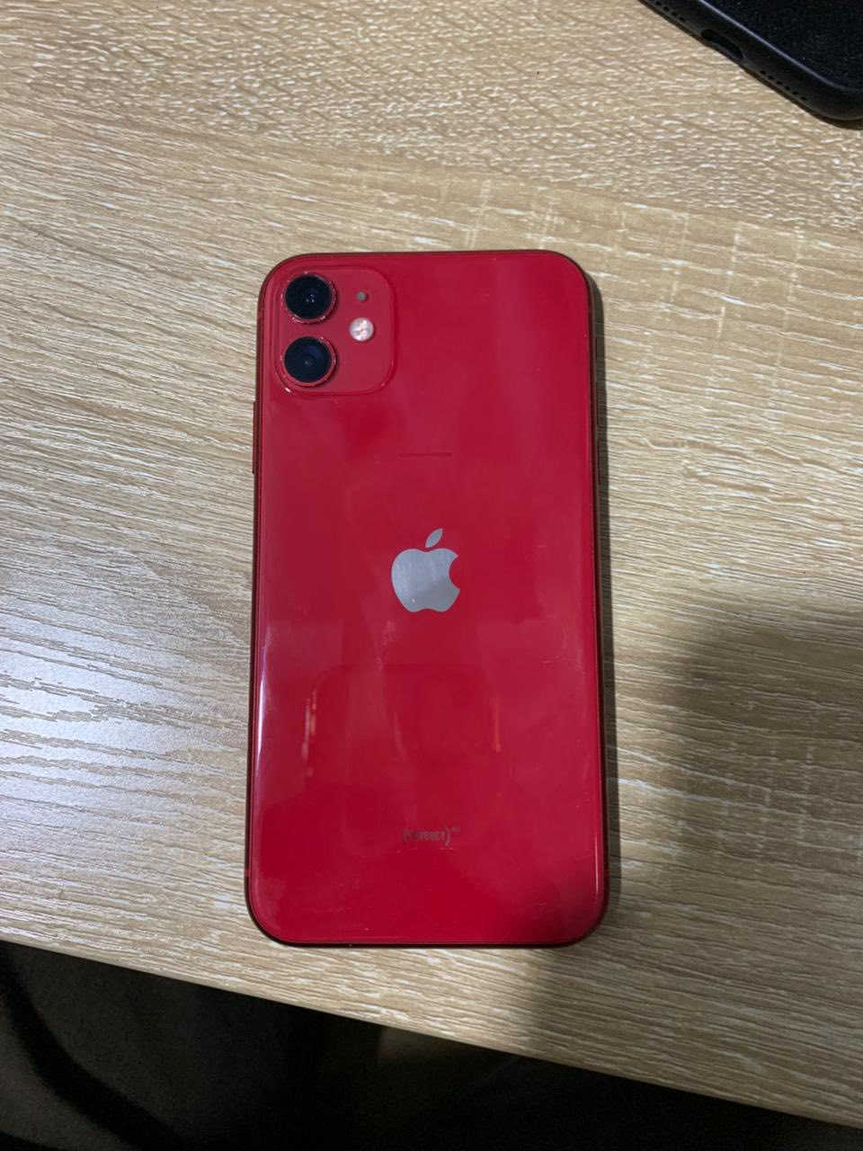 السلام عليكم 
ايفون 11 عادي 🩸
ذاكرة 128 
بطارية 87 🔋 
امريكي 🇺🇸 
ملاحظة / مرفوع بطارية بس الجهاز شحنتين بل يوم العاب واستعمال شخصي مرة وحده تشحنة الجهاز حلو بس بي خدوش 
السعر 265 الف وبي مجال 
عنواني ديوانية الرقم ***********
