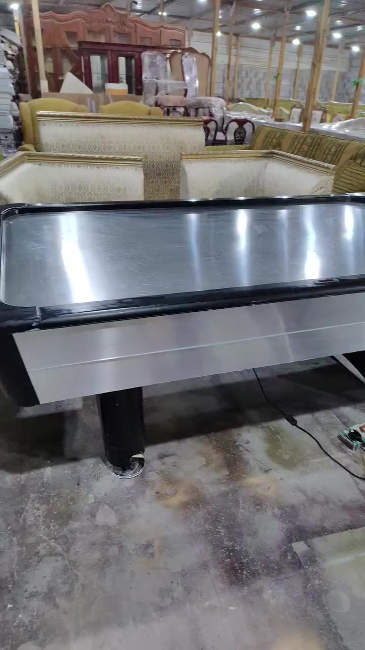 طاولة هوكي هوائي (Air Hockey) احترافية للبيع - لعشاق الحماس والمتعة! 🎮🔥
المواصفات والمميزات:
الهيكل: إطار معدني (ألمنيوم) متين جداً يتحمل اللعب القوي والاستخدام المكثف.
العداد الإلكتروني: مزودة بشاشة رقمية مدمجة لحساب الأهداف تلقائياً (H & V).
الحجم: حجم كبير ومثالي للعب الجماعي (كبار وصغار).
الحالة: نظيفة جداً وبحالة فنية ممتازة (كما موضح في الصور).
الأداء: دفع هواء قوي يضمن انزلاق سريع وسلس للقرص لتجربة لعب احترافية..
(ملاحظة:الطاولة استيراد من الكويت  ).
التواصل:
📍 الموقع: [البصره مزاد صفوان]
📞 للاستفسار أو الشراء، يرجى الاتصال على الرقم: [***********]
✉️ أو المراسلة عبر خاص الصفحة
