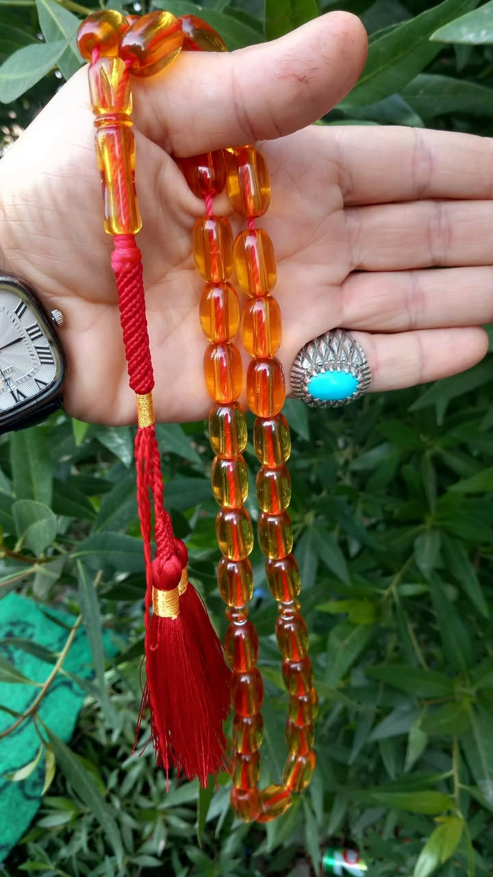 سلام عليكم
جمعه مباركه على الجميع  
شهر رجب مبارك عليكم 
الى كل الاعضاء المحترمين سندلوس المانيه قديمه خراطه النجف بيت عنوز عطاب فول نظافه واحد على واحد الشاهد ثقبين الوزن ٦٤ غرام الحجم ١٨ الطول على ١٣  مسبحه طويله السعر ١٧٥ الف عراقي للاستفسار موجود خاص اوالاتصال على الرقم ***********يوجد وتساب لعيون عشاق نوادر النجفي
